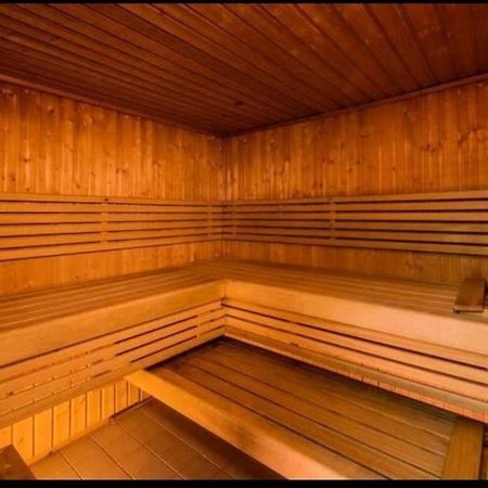 Appartement Avec Cabine Arreau Bagian luar foto