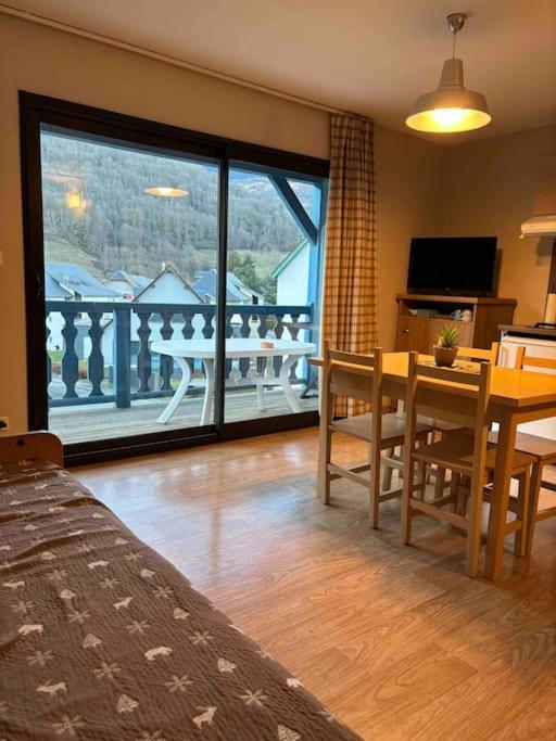 Appartement Avec Cabine Arreau Bagian luar foto